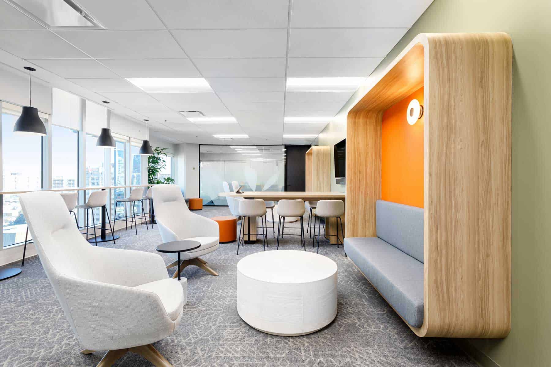 Adaptable and flexible workspaces